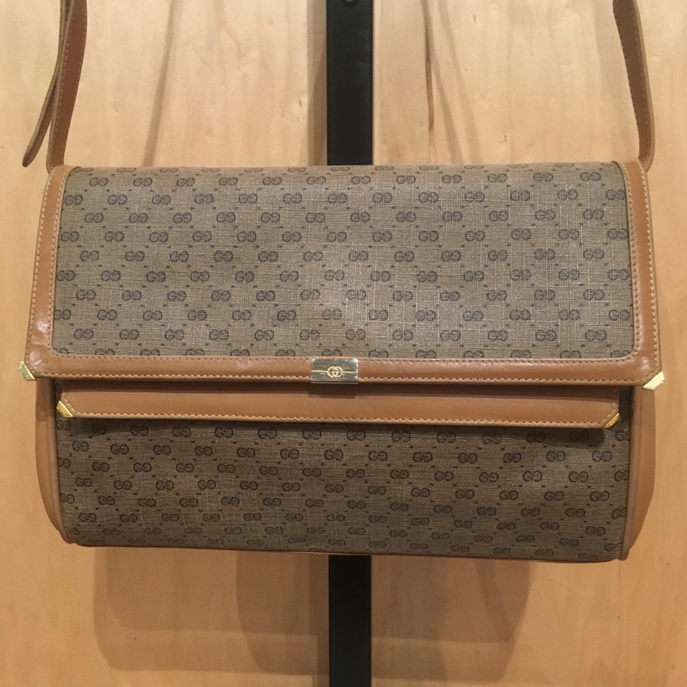 🌲VINTAGE 1980’s GUCCI Signature Crossbody Bag🌲